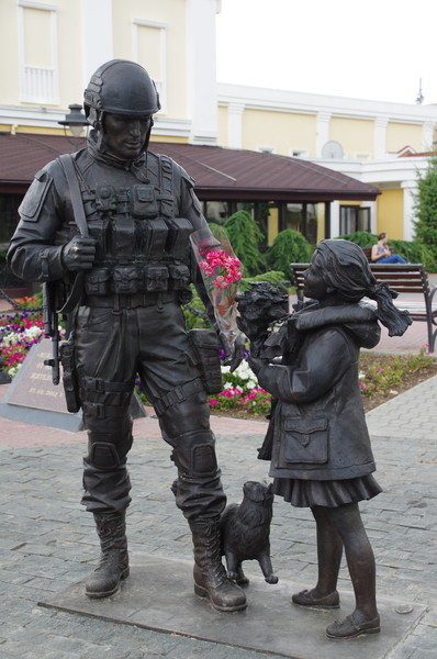Памятник «вежливым людям» в Симферополе