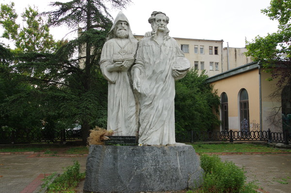 Памятник братьям Айвазян. Симферополь