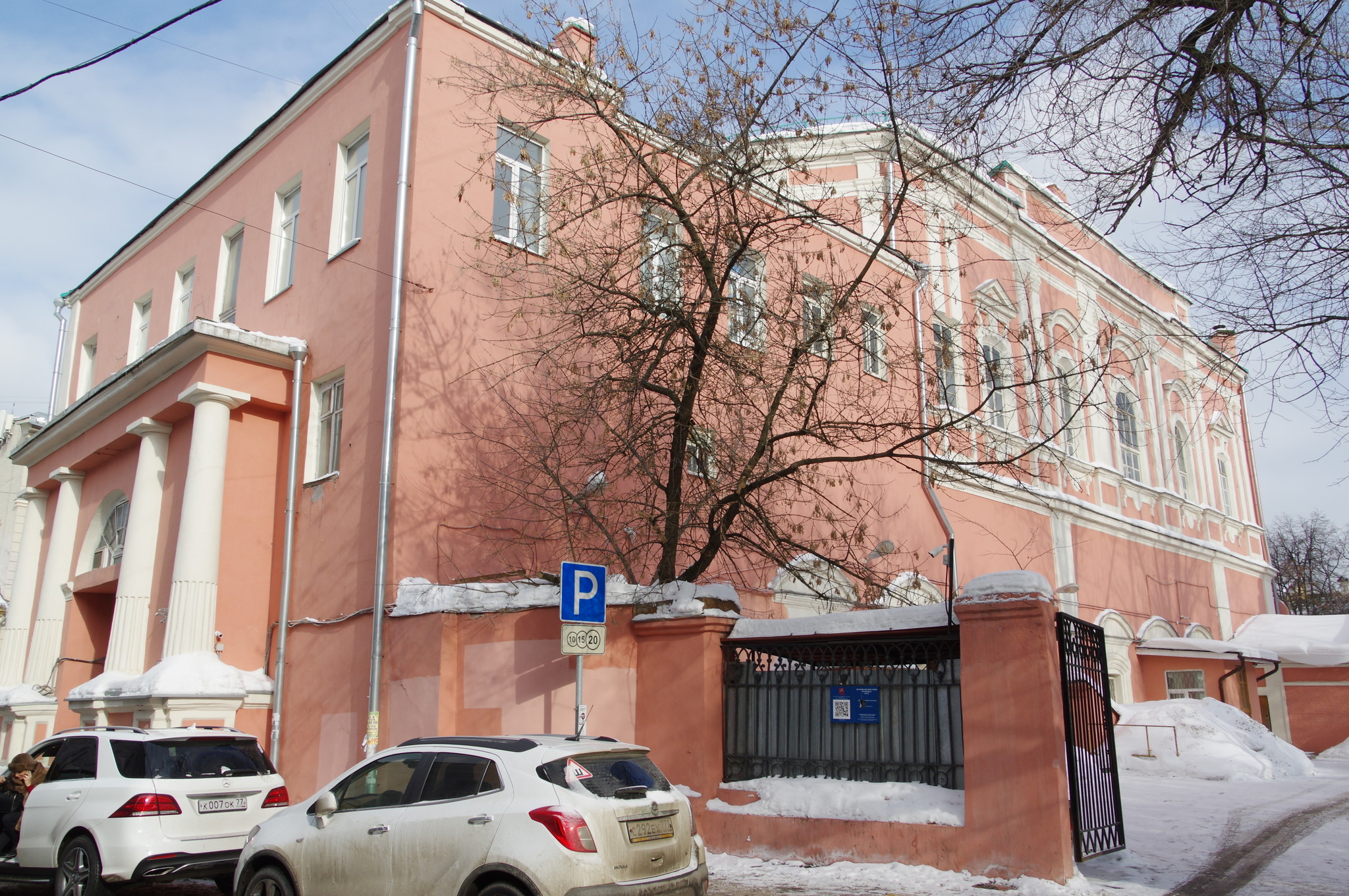 Храм Воскресения Словущего в Бараках (улица Покровка, дом 26/1)