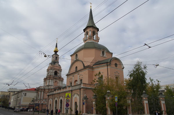 Храм Святых Первоверховных Апостолов Петра и Павла в Новой Басманной Слободе (Новая Басманная улица, дом 11)
