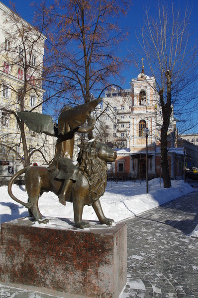 Храм Воскресения Словущего на Успенском Вражке (Брюсов переулок, дом 15/2)