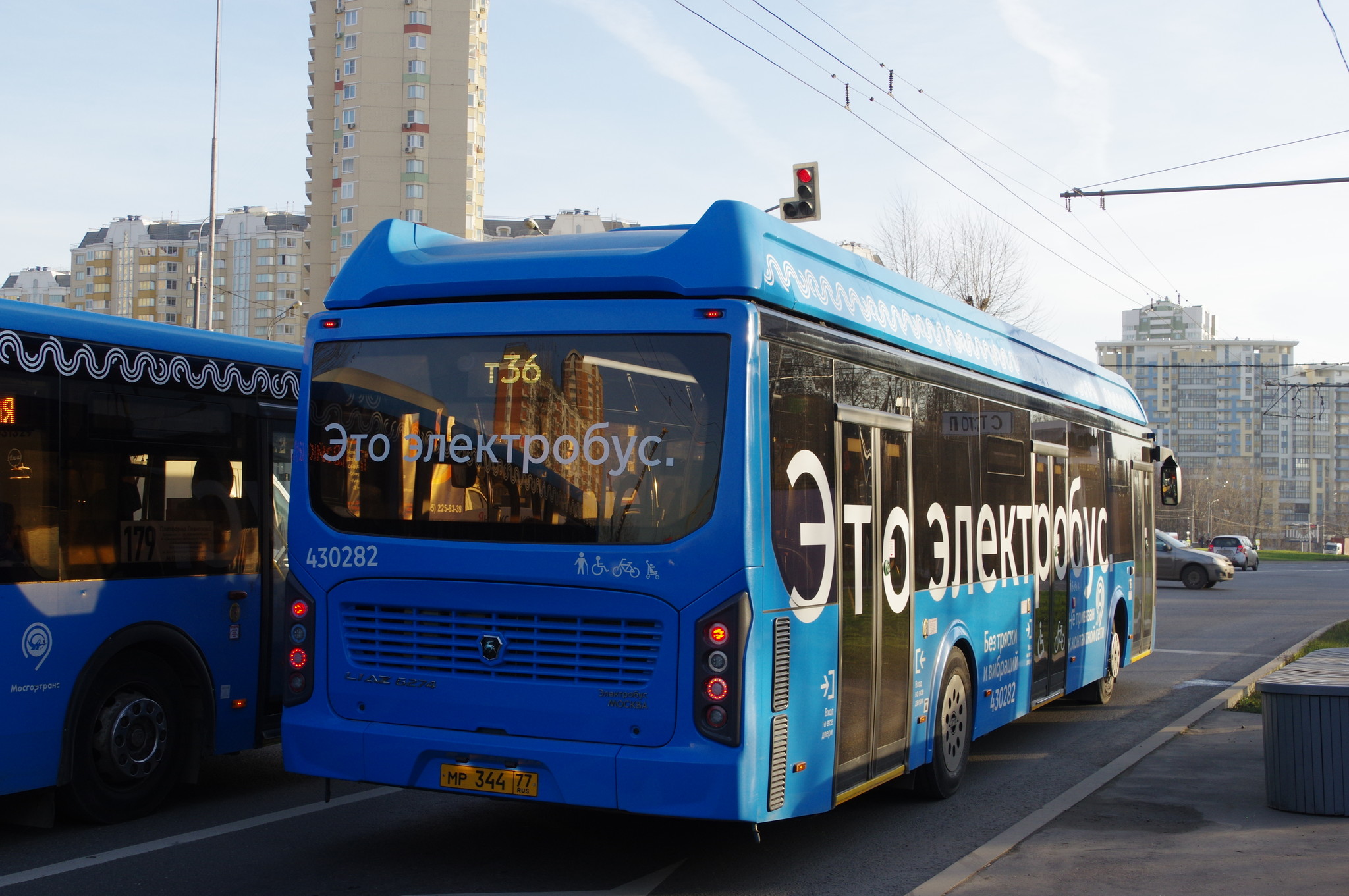 Электробус ЛиАЗ-6274 с б/н 430282 на маршруте № т36