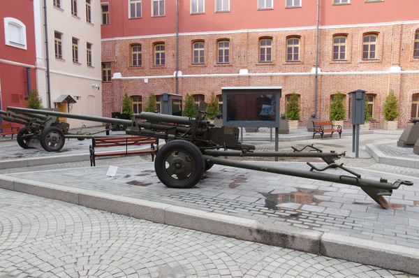 57-мм противотанковая пушка обр. 1943 г. (ЗИС-2) в экспозиции Исторического музея «Артиллерийский двор»