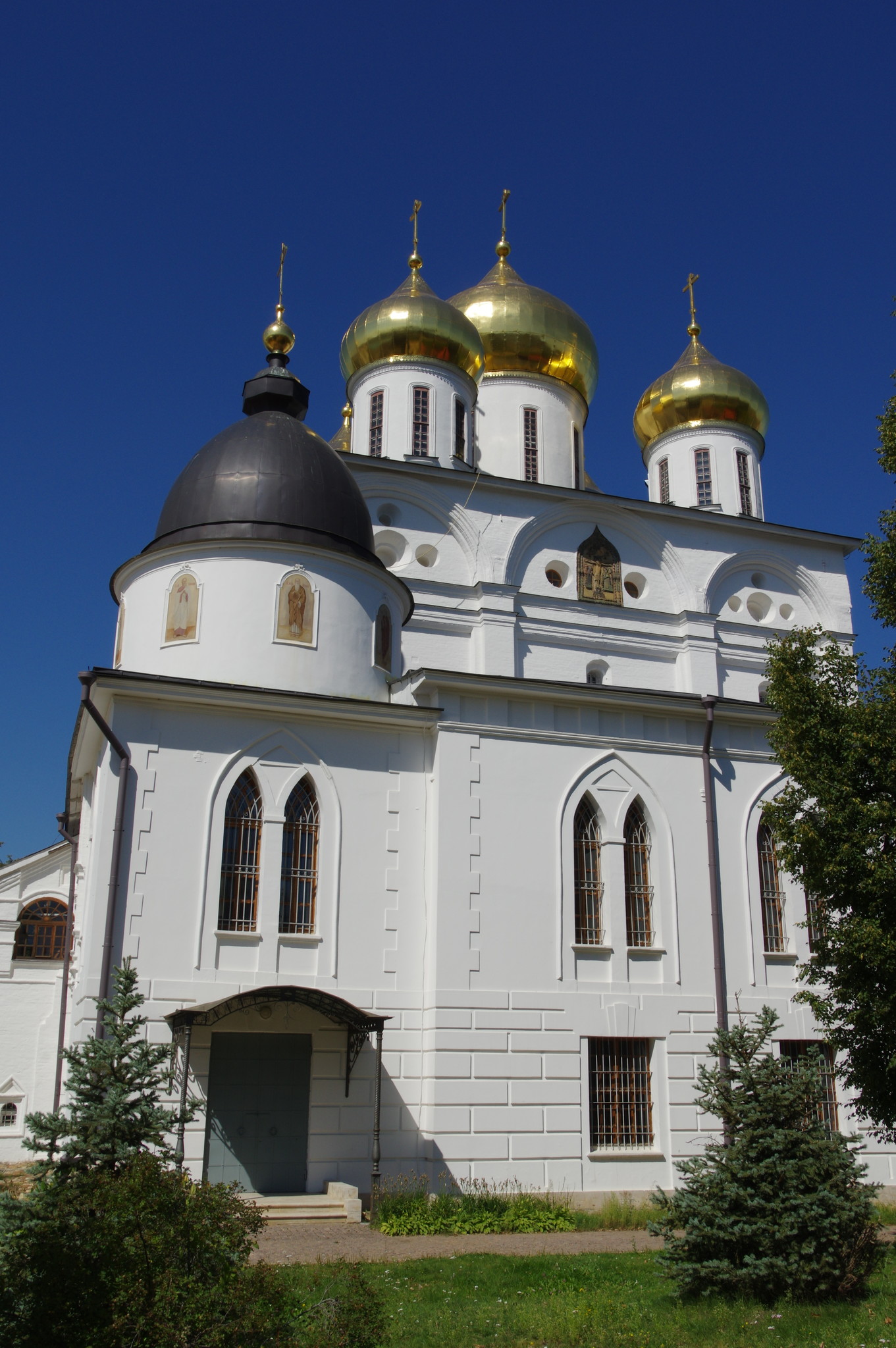 Собор Успения Пресвятой Богородицы Дмитровского благочиния Московской епархии