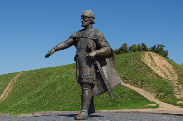 Памятник Юрию Долгорукому в Дмитрове