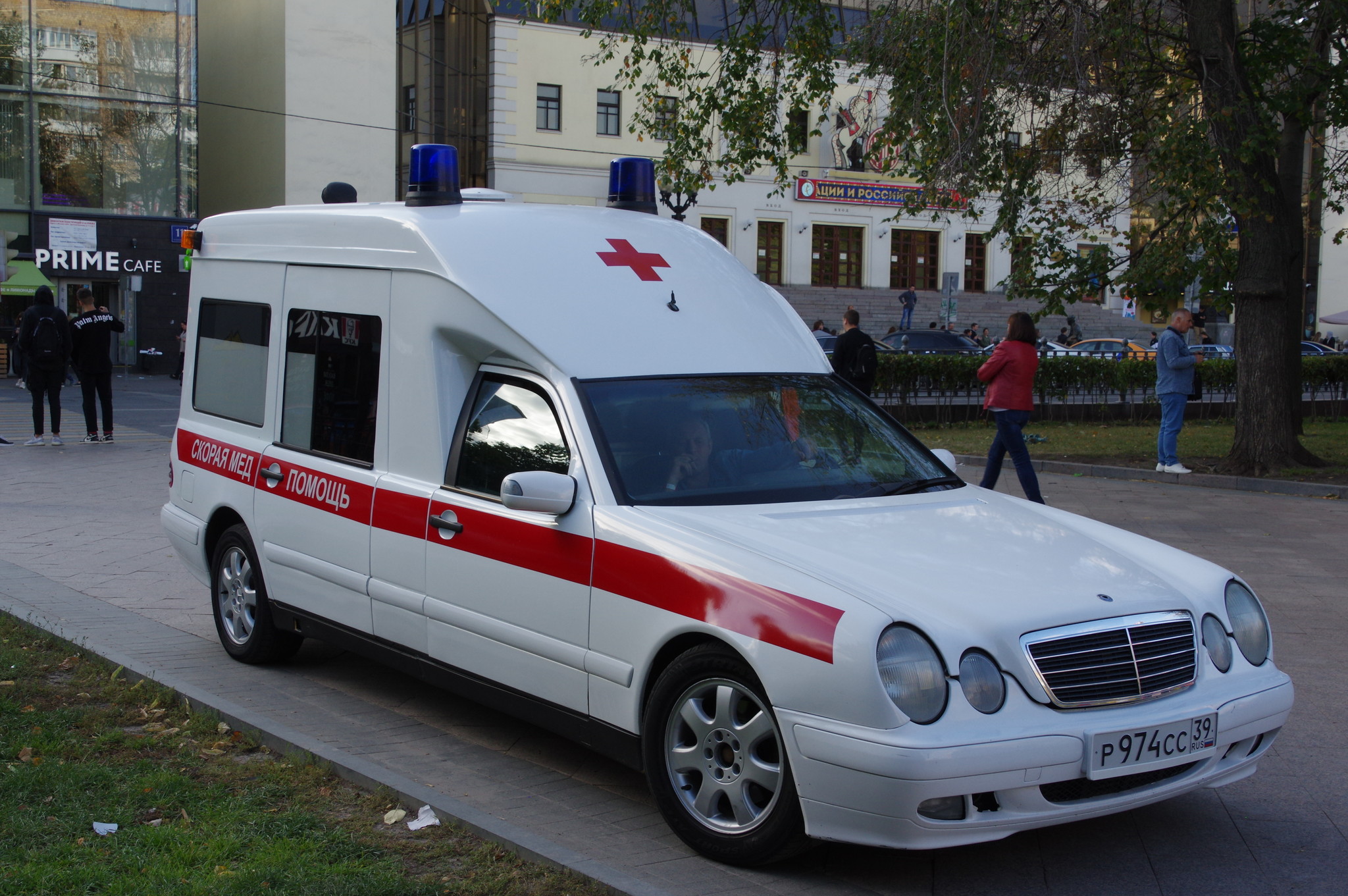 Автомобиль скорой медицинской помощи на Цветном бульваре