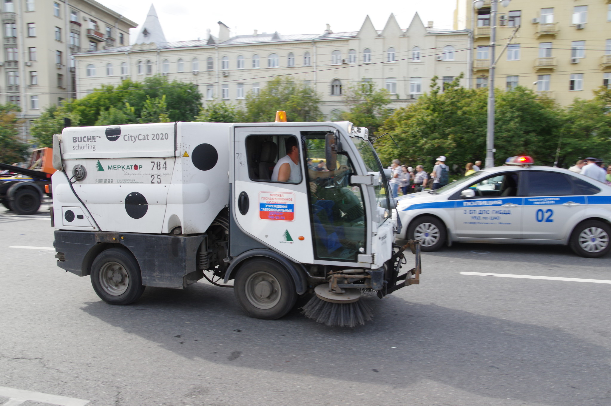 На Фрунзенской набережной
