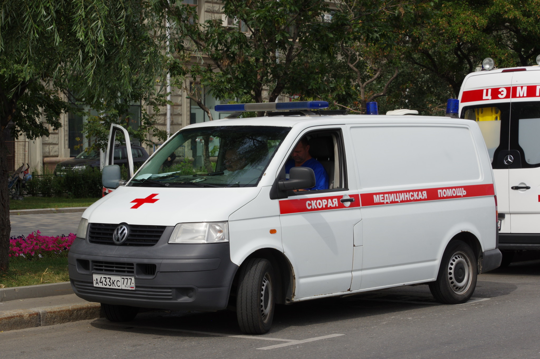 Автомобиль скорой медицинской помощи Фрунзенской набережной