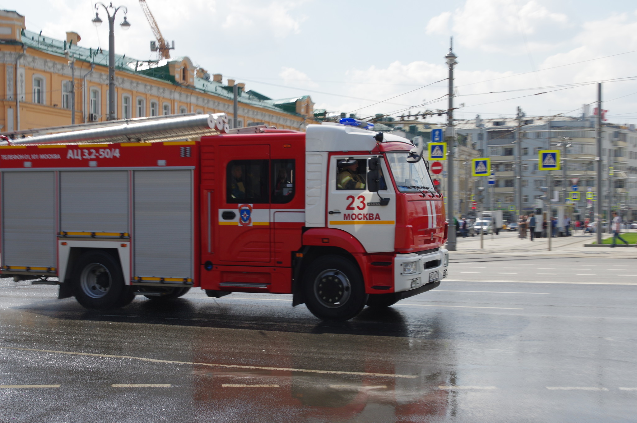 Пожарная автоцистерна АЦ-3,2-50/4 на шасси КАМАЗа