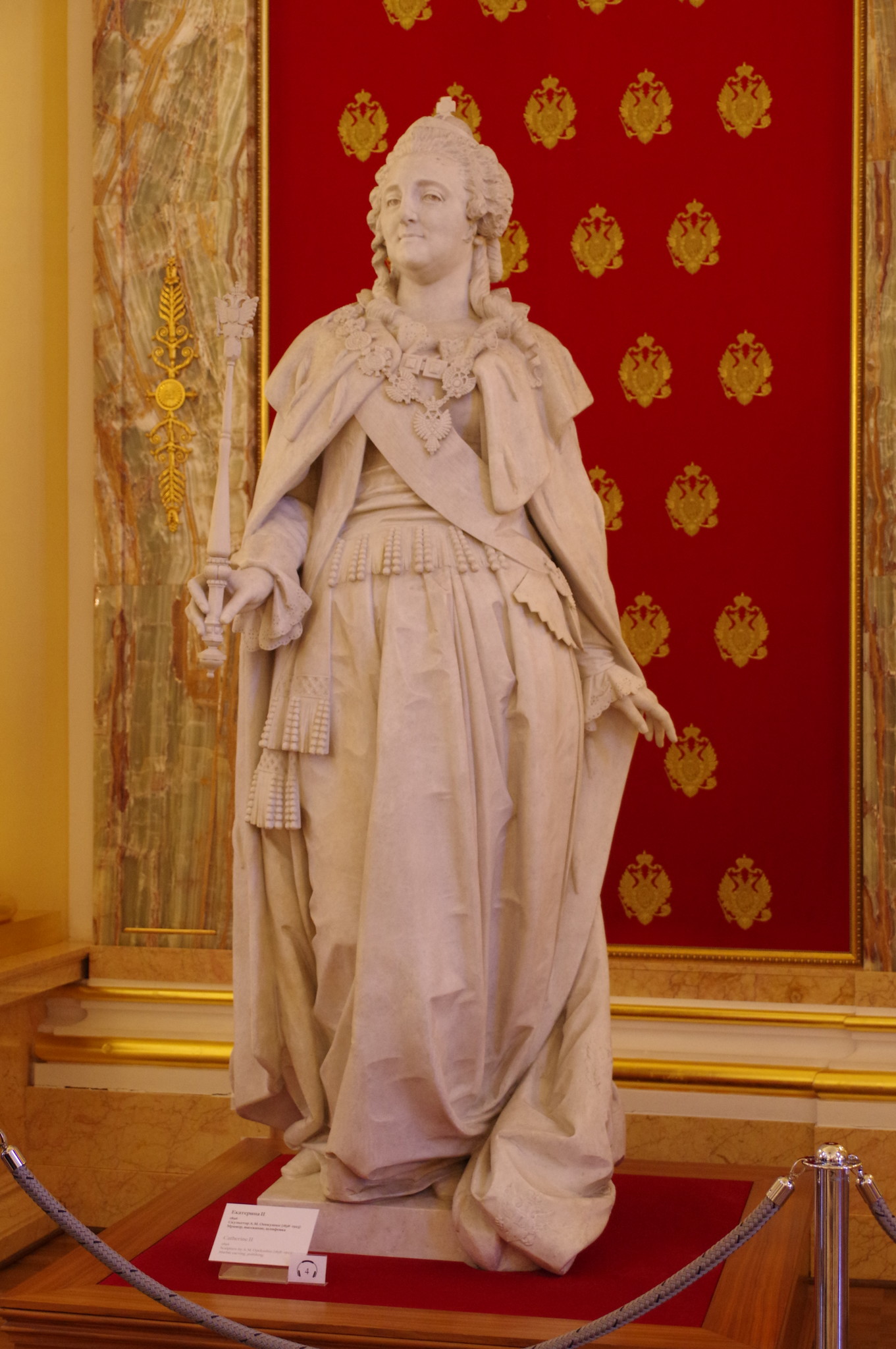 Екатерина II. 1896 г. Скульптор А.М. Опекушин (1838-1923). Мрамор, высекание, шлифовка. Большой дворец музея-заповедника «Царицыно»