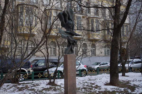 Памятник М.Ю. Лермонтову на Малой Молчановке