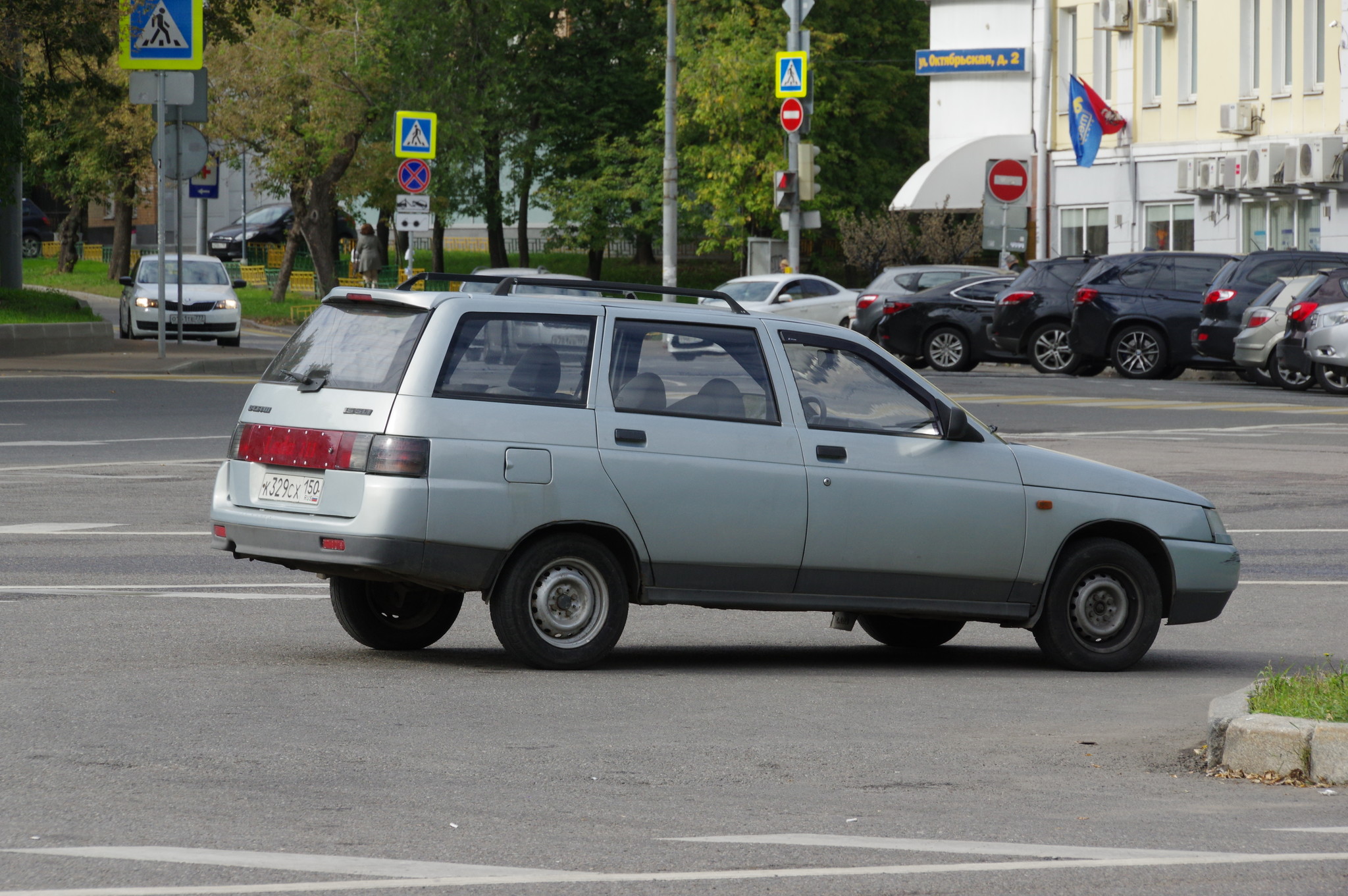 Автомобиль ВАЗ-2111 (LADA 111)