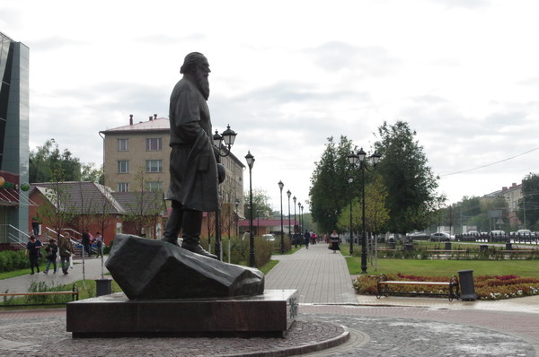 Памятник Льву Николаевичу Толстому в Подольске