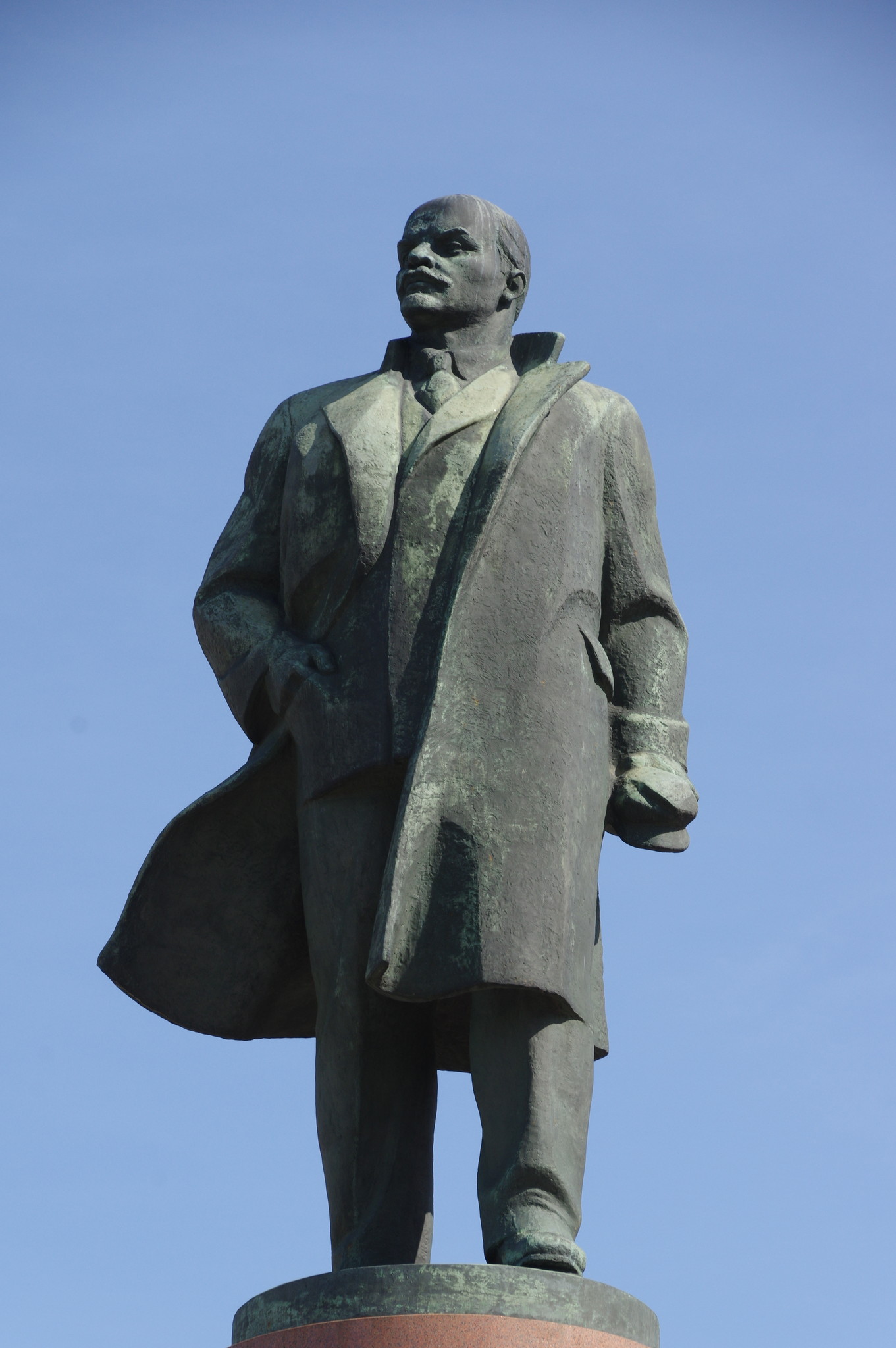 Памятник В.И. Ленину на Калужской площади
