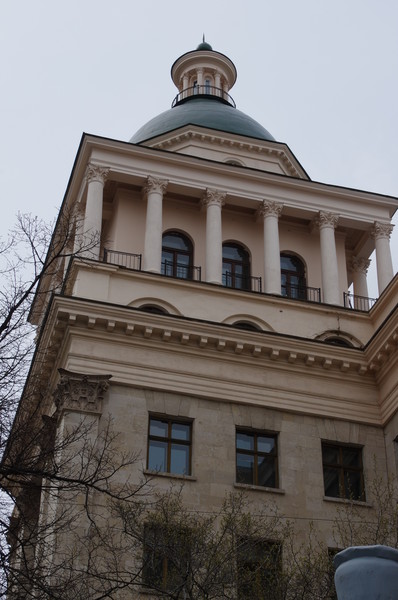 Здание поликлиники № 1 Управления делами Президента Российской Федерации (переулок Сивцев Вражек, дом 26/28)