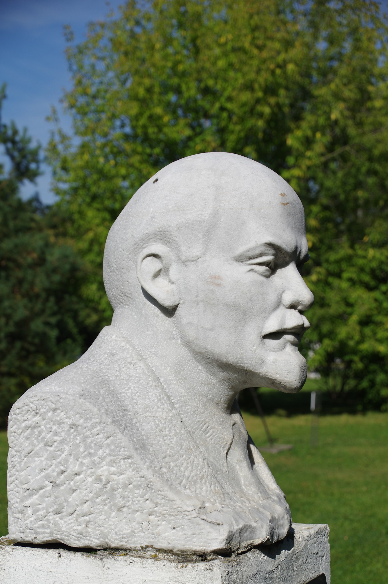 Портрет В.И. Ленина. Бичуков А.А. 1981 г. Мрамор. Парк искусств «Музеон»