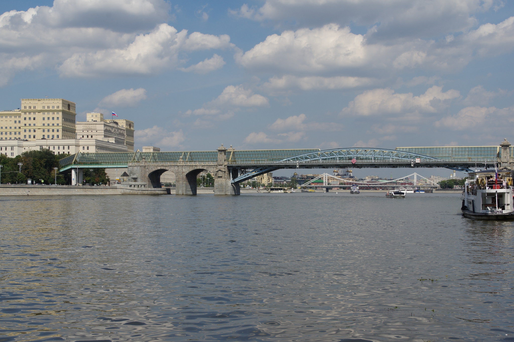 Пешеходный Андреевский (Пушкинский) мост через Москву-реку