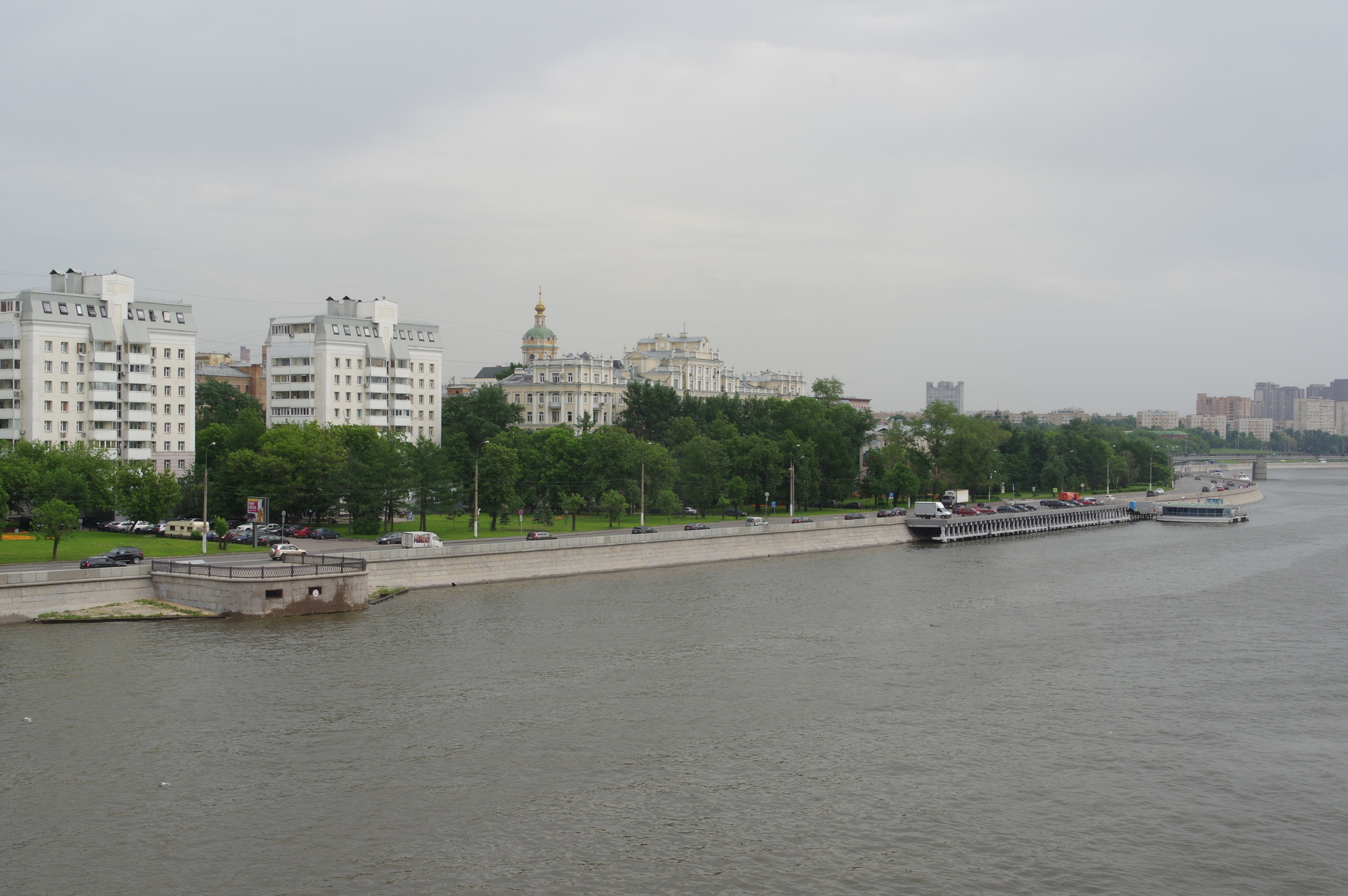Краснохолмская набережная