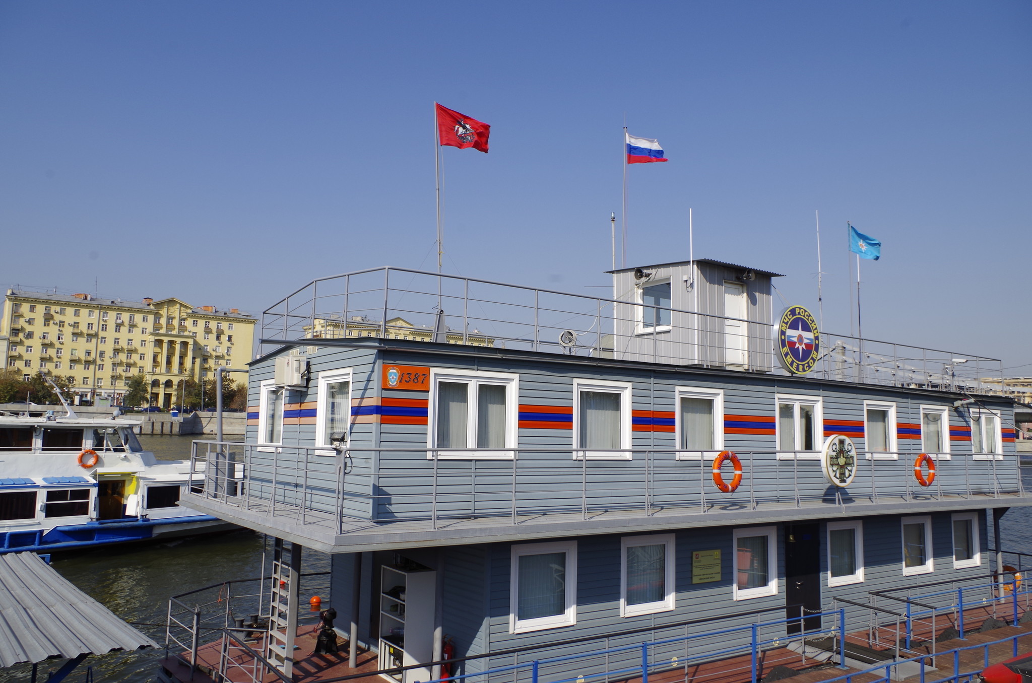 В Центральном административном округе г. Москвы располагается ПСС «Крымский мост». Её ответственности является акватория Москва-реки, с границами от причала Большой Каменный мост до причала Фрунзенская набережная