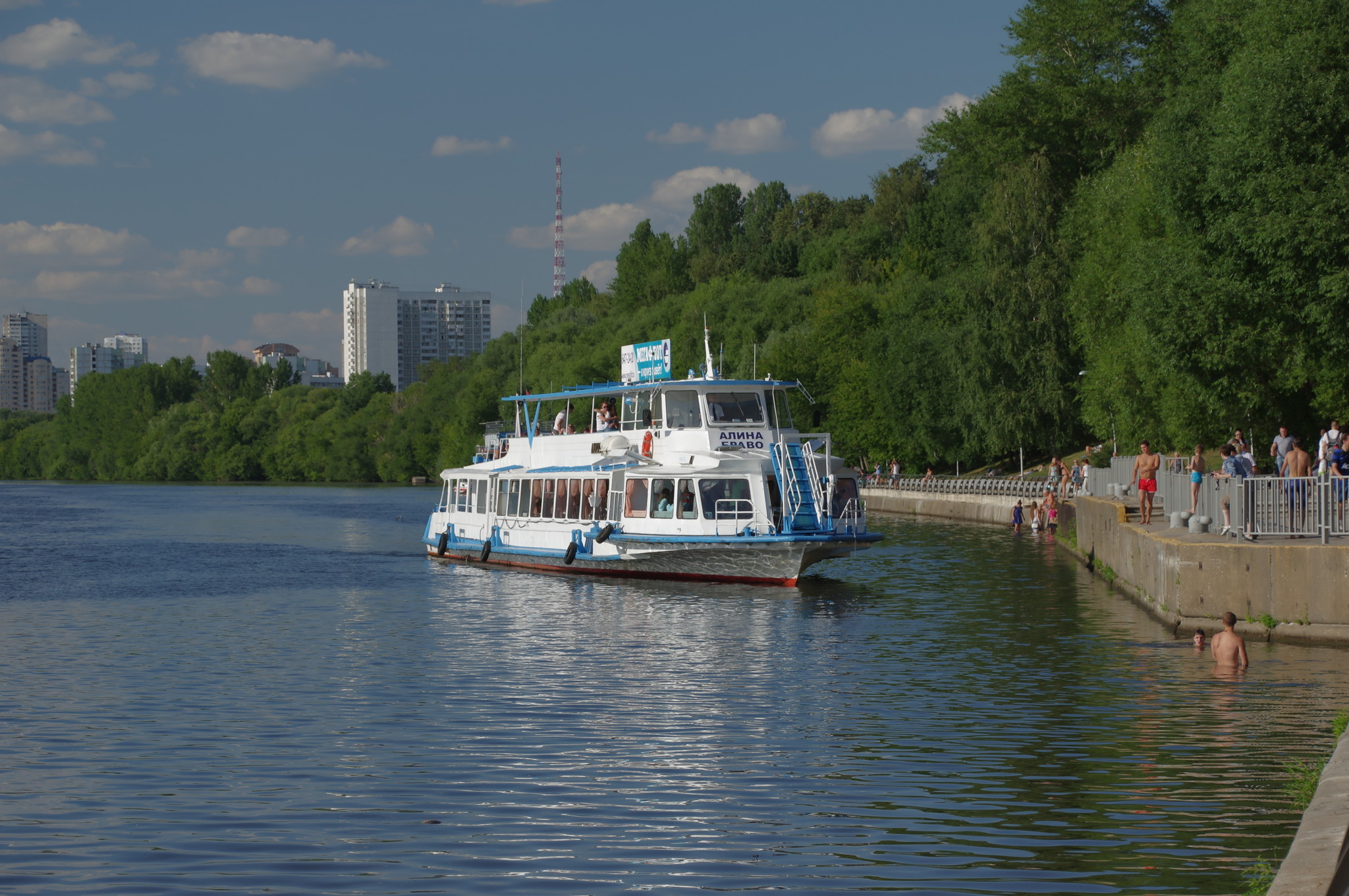 На воде