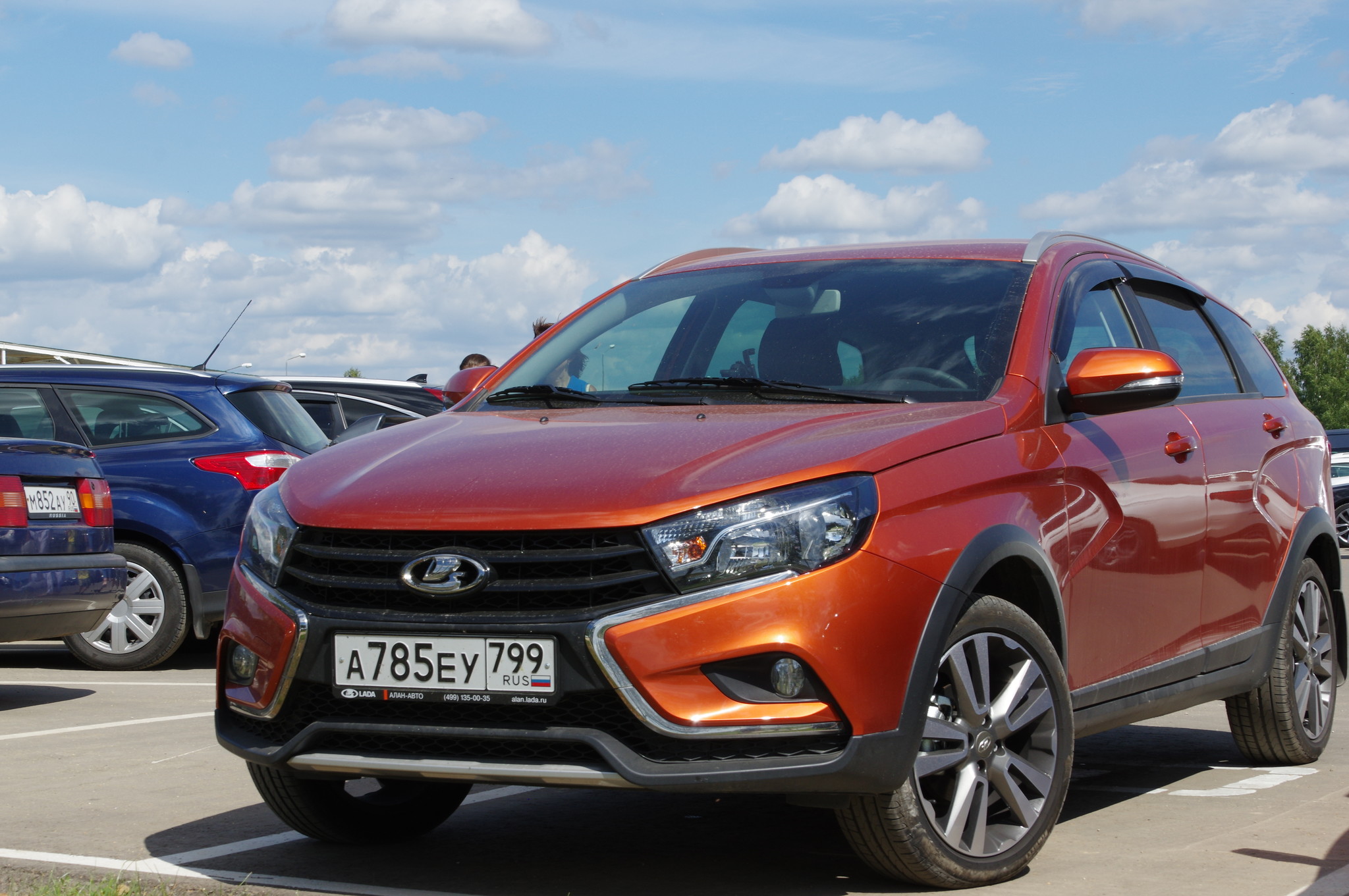 Автомобиль LADA