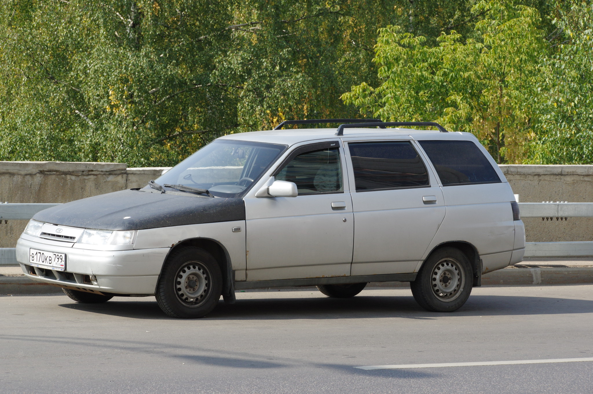 Автомобиль ВАЗ-2111 (LADA 111)