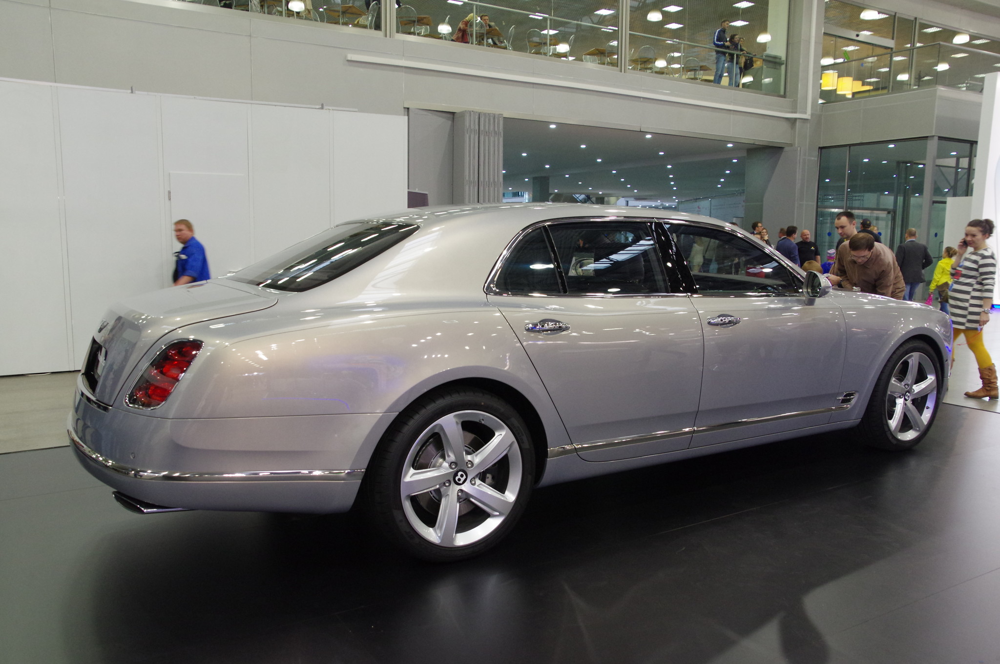 Автомобиль Bentley Mulsanne Speed