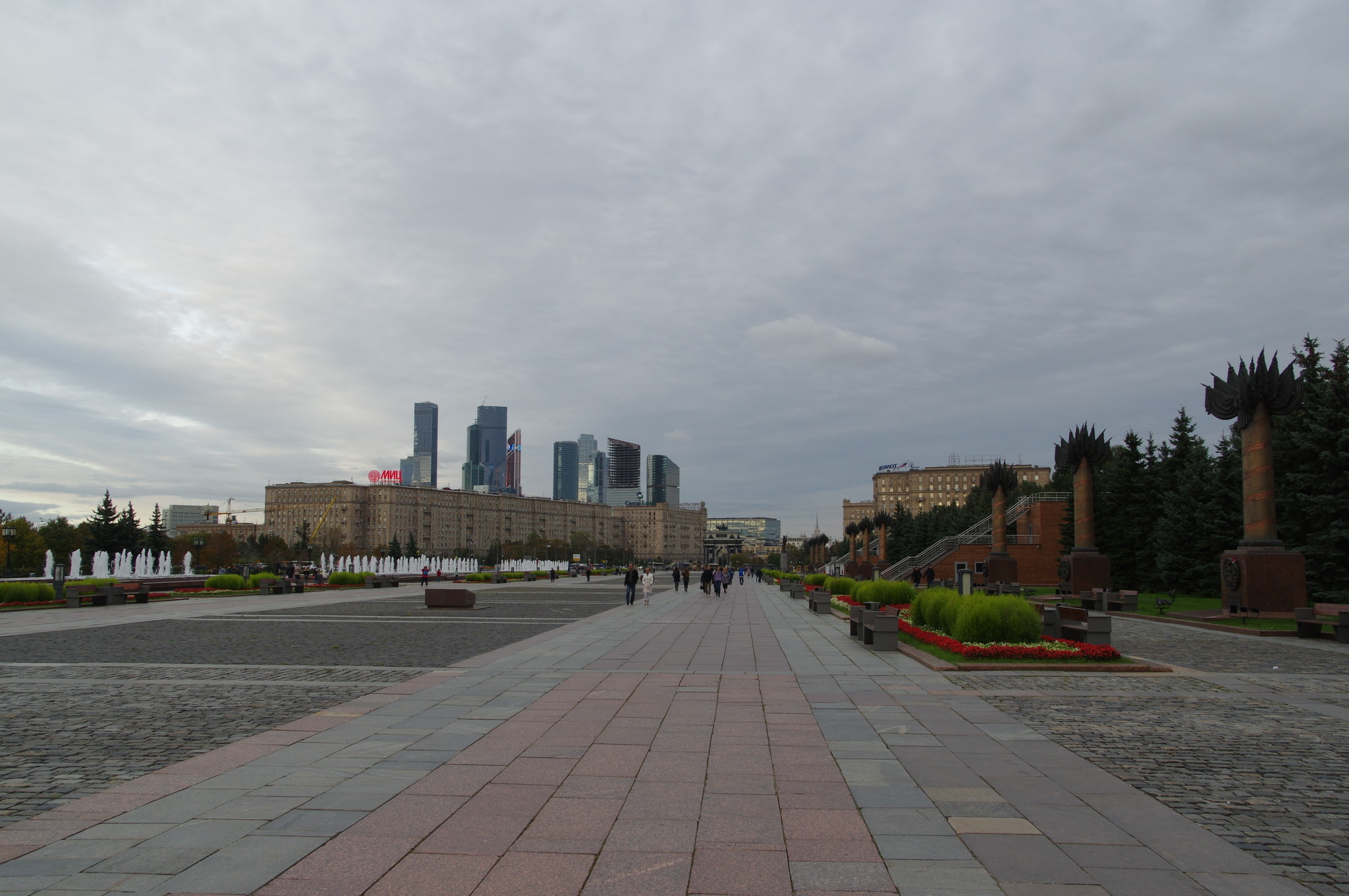 Фонтан на Главной аллее парка Победы