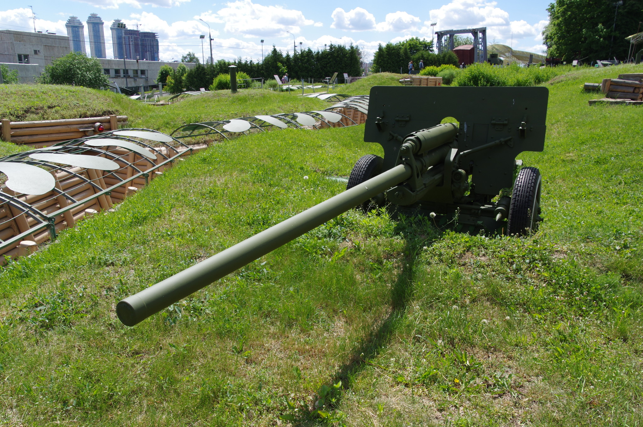 57-мм противотанковая пушка обр. 1943 г. (ЗИС-2). Центральный музей Великой Отечественной войны 1941-1945 гг.
