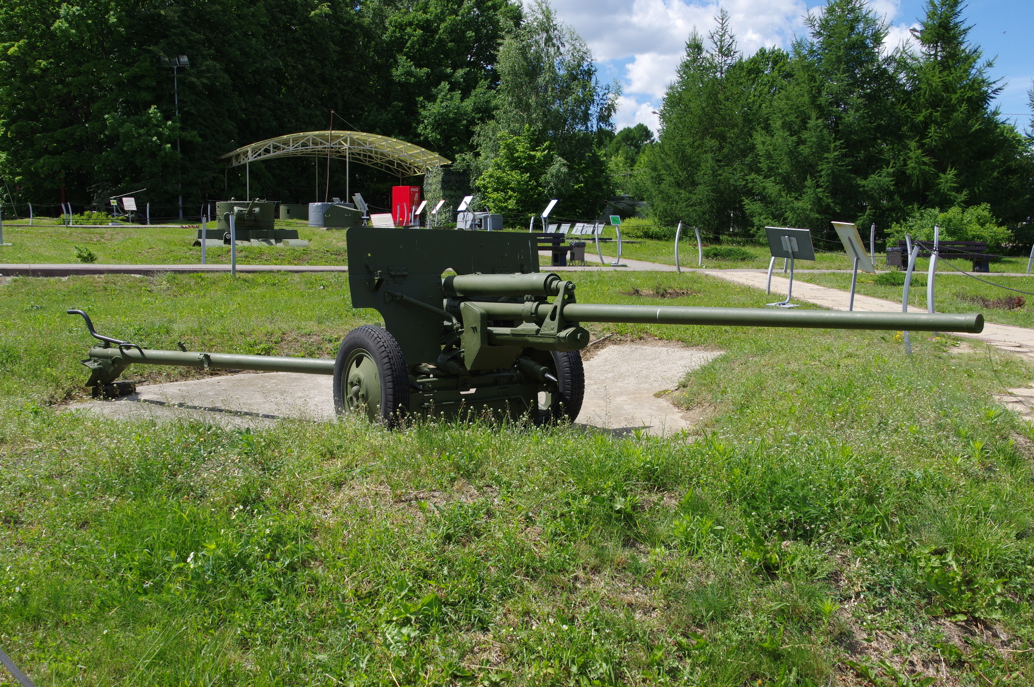 57-мм противотанковая пушка обр. 1943 г. (ЗИС-2). Центральный музей Великой Отечественной войны 1941-1945 гг.