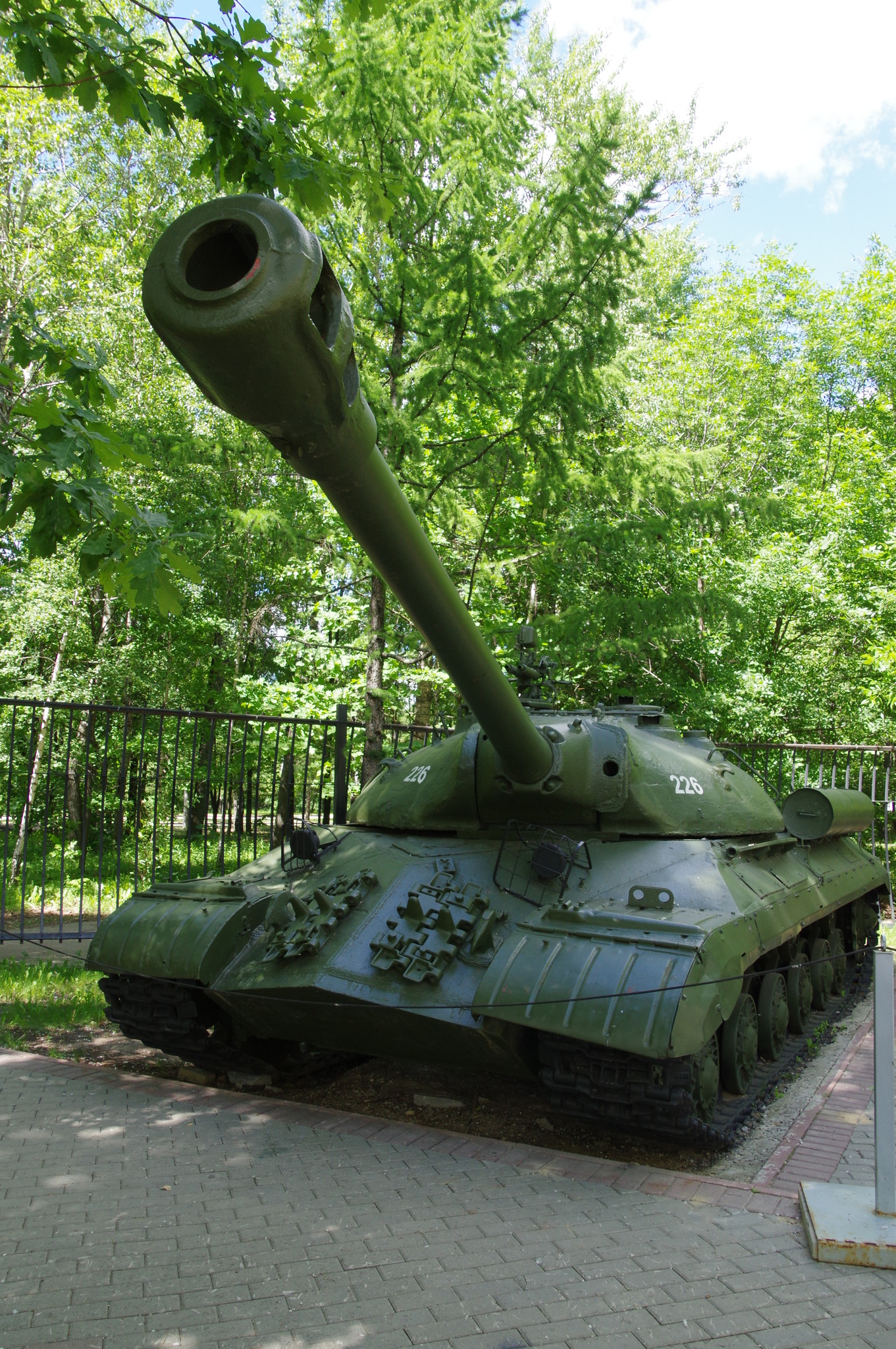 Тяжёлый танк ИС-3 (Центральный музей Великой Отечественной войны 1941-1945 гг.)