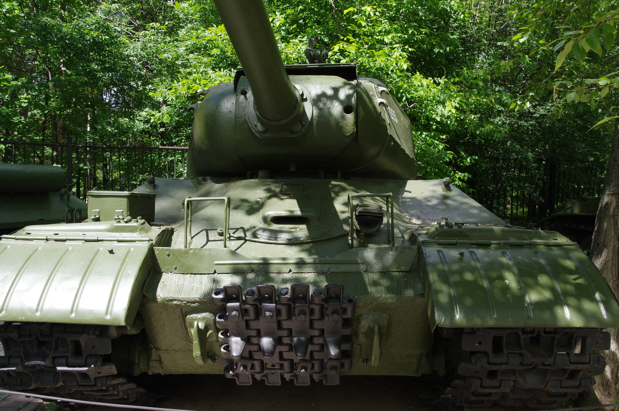 Тяжёлый танк ИС-2 (Центральный музей Великой Отечественной войны 1941-1945 гг.)