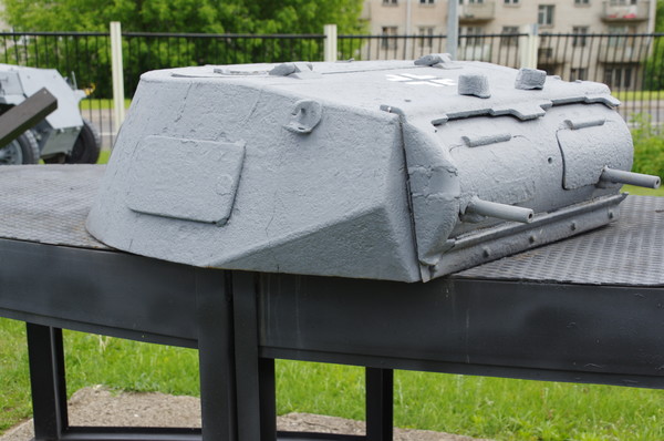 Башня лёгкого танка Т-1а (Pz.Kpfw.I. Ausf.B) в экспозиции Центрального музея Великой Отечественной войны 1941-1945 гг.