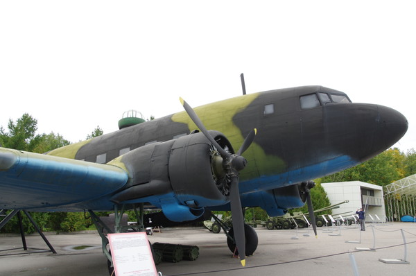 Военно-транспортный самолёт Ли-2