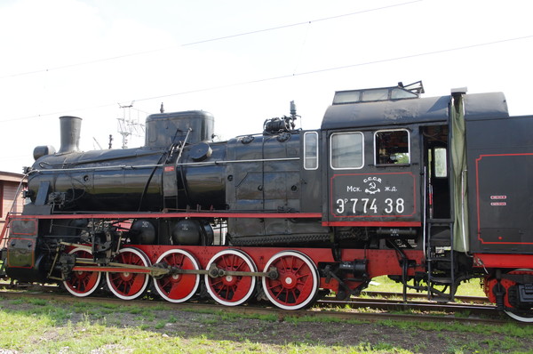 Грузовой паровоз ЭР−774-38