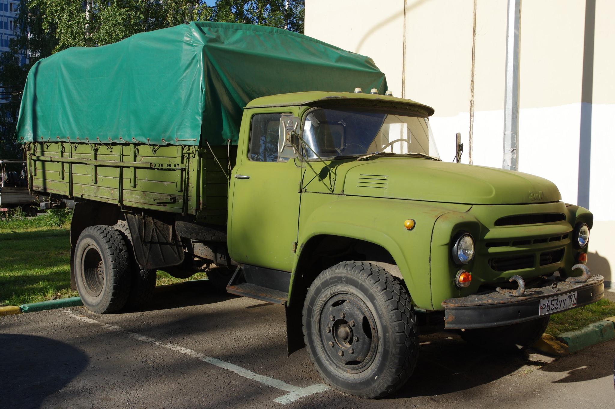 Автомобиль ЗИЛ-130