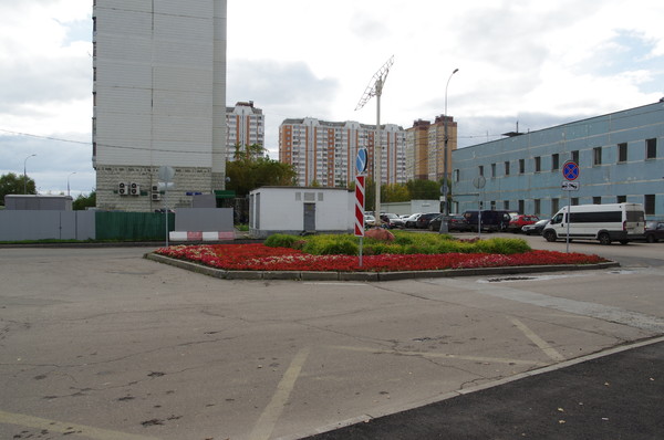 Остановка «9-я Северная линия» автобуса маршрута № 836 в 4-ом микрорайоне Северного