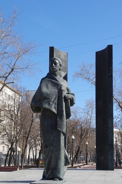 Памятник Надежде Константиновне Крупской на Сретенском бульваре