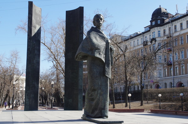 Памятник Надежде Константиновне Крупской на Сретенском бульваре