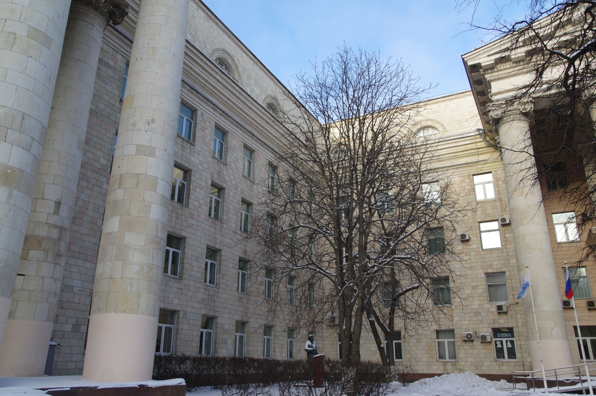 Московский автомобильно-дорожный государственный технический университет (МАДИ). Ленинградский проспект, 64