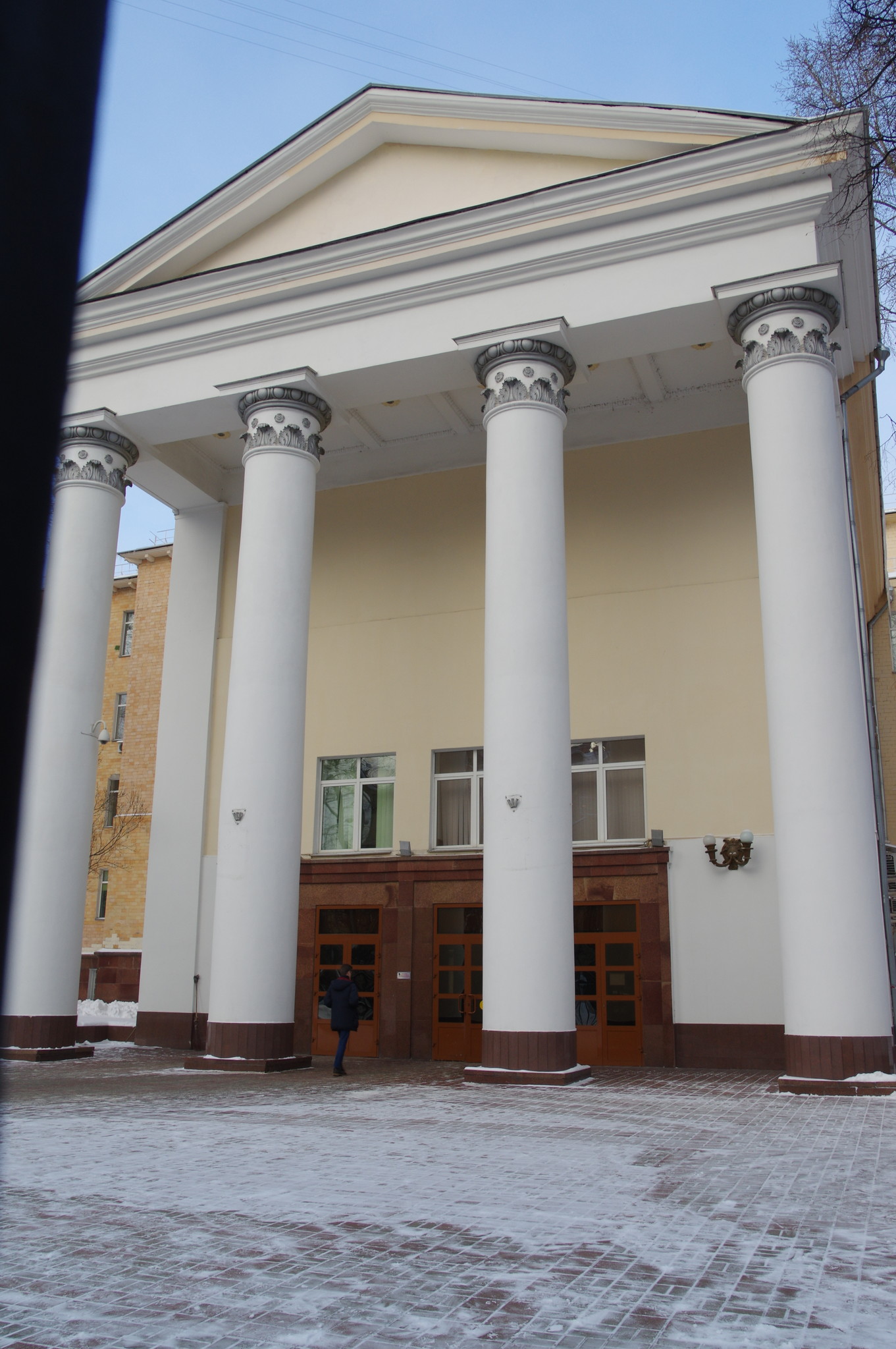 Российский государственный открытый технический университет путей сообщения (2009 года - в составе МИИТа). Часовая улица, дом 22/2, строение 1