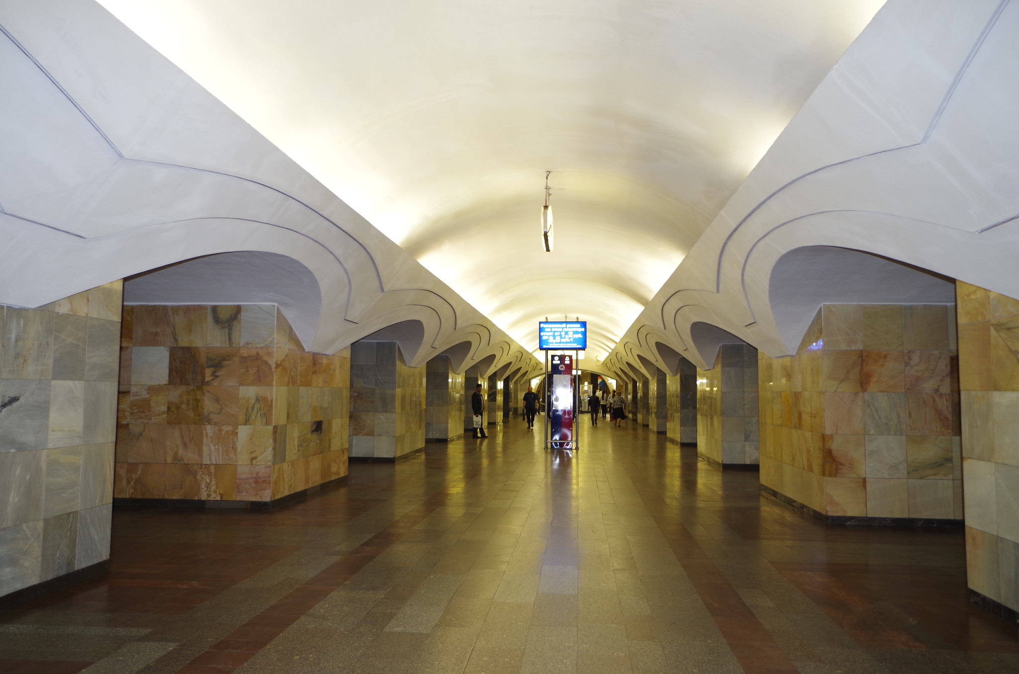 Станция «Шоссе Энтузиастов» Калининской линии Московского метрополитена