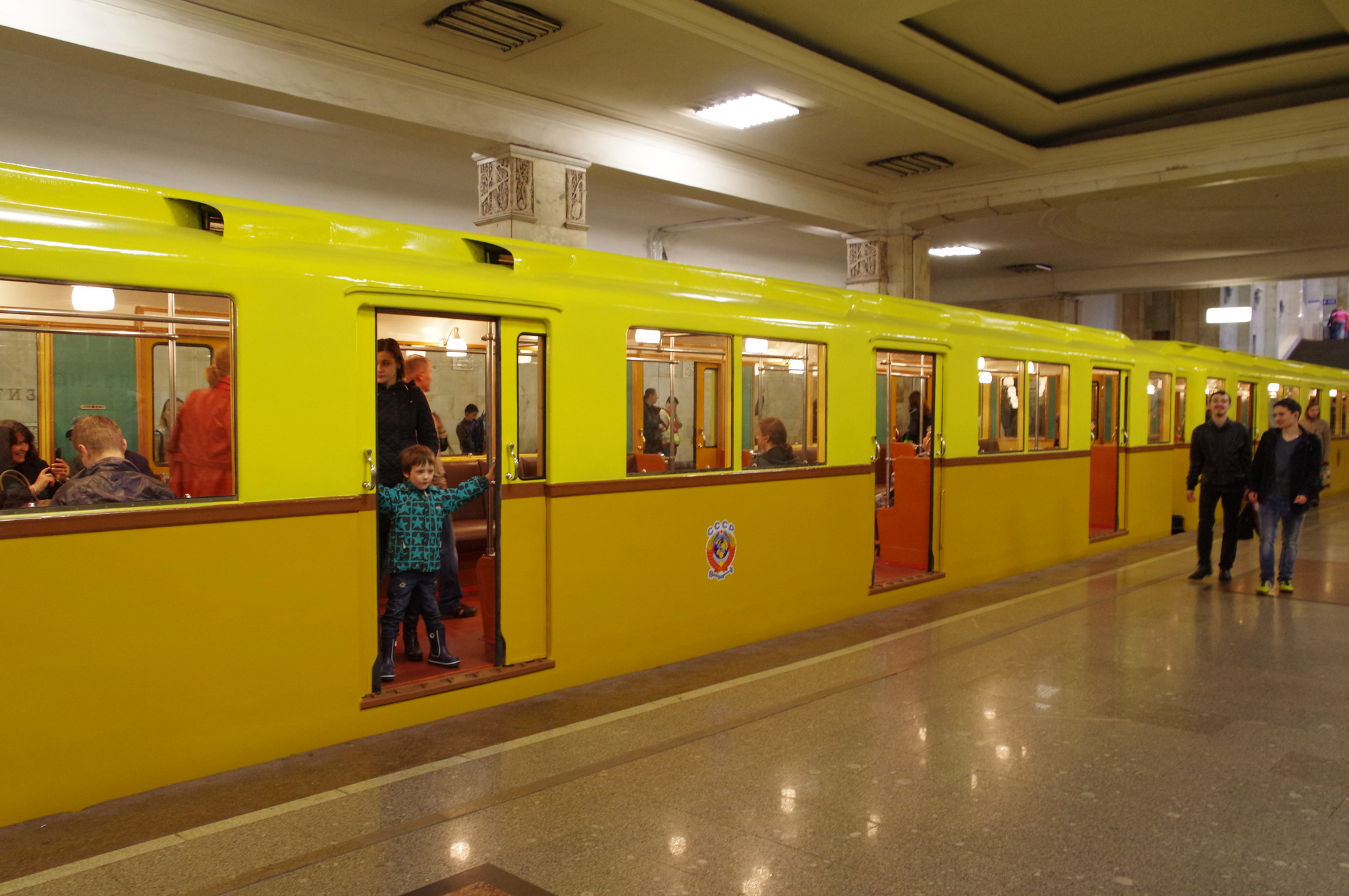 На выставке ретровагонов Московского метрополитена