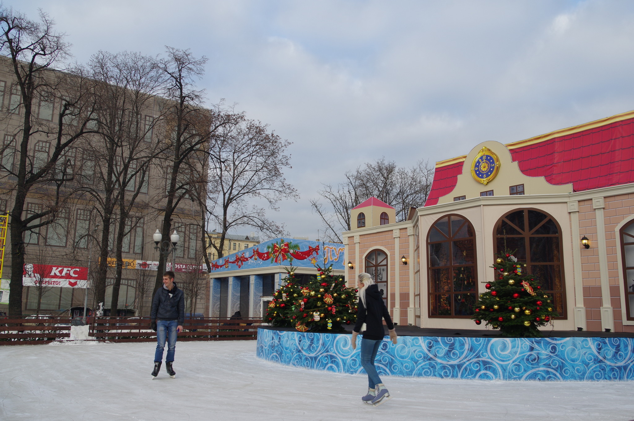 Каток на Пушкинской площади