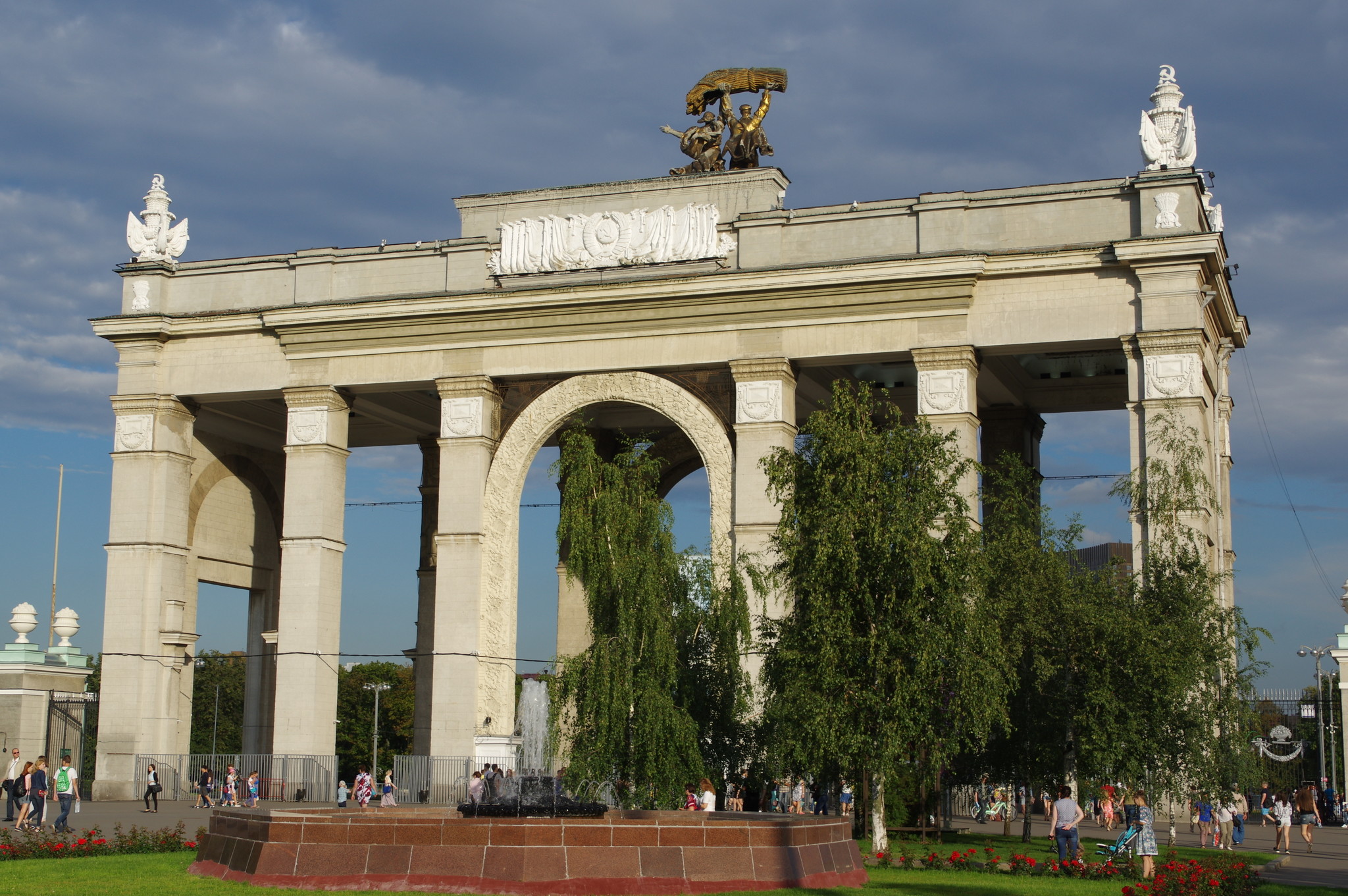 Главный вход ВДНХ