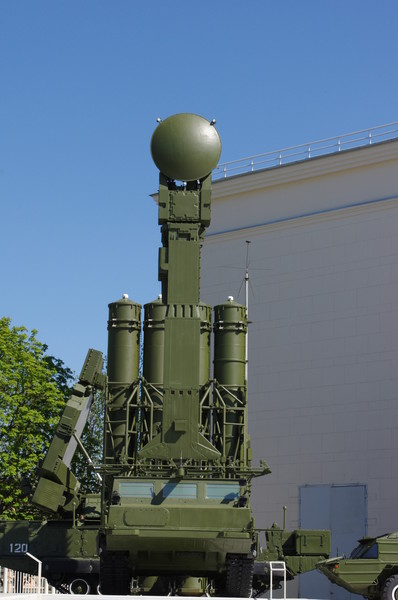 Зенитно-ракетный комплекс С-300