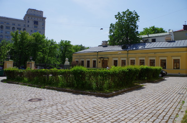 Библиотека имени А.С. Пушкина (Центральная библиотека № 112 имени А.С. Пушкина ЦБС №1)