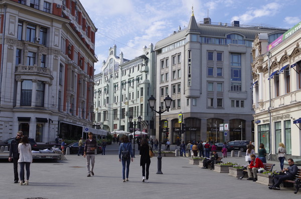 Пересечении улиц Кузнецкий Мост и Петровка