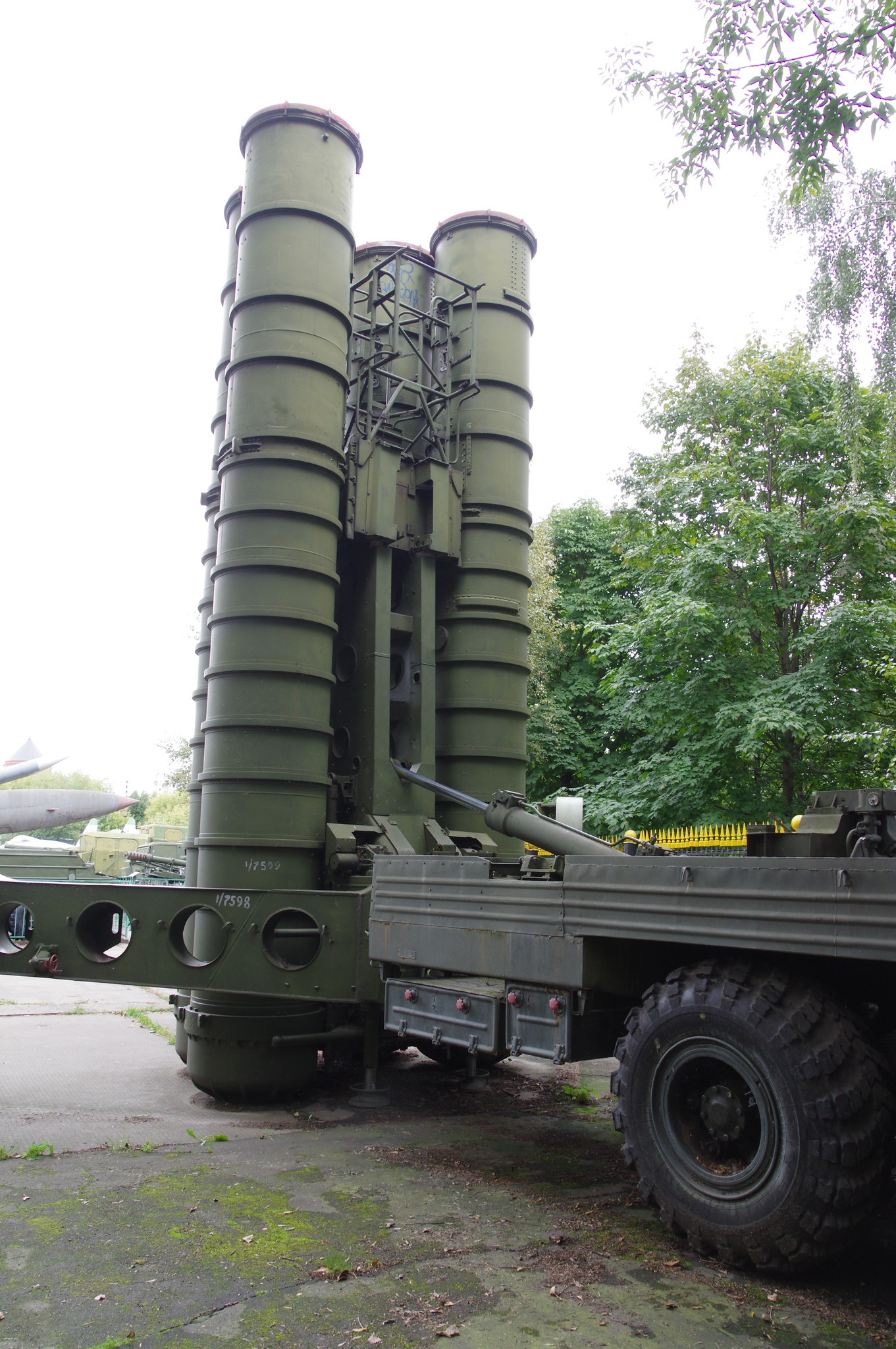Пусковая установка зенитных ракет комплекса С-300ПТ (1978 г.) в экспозиции Центрального музея Вооружённых сил Российской Федерации