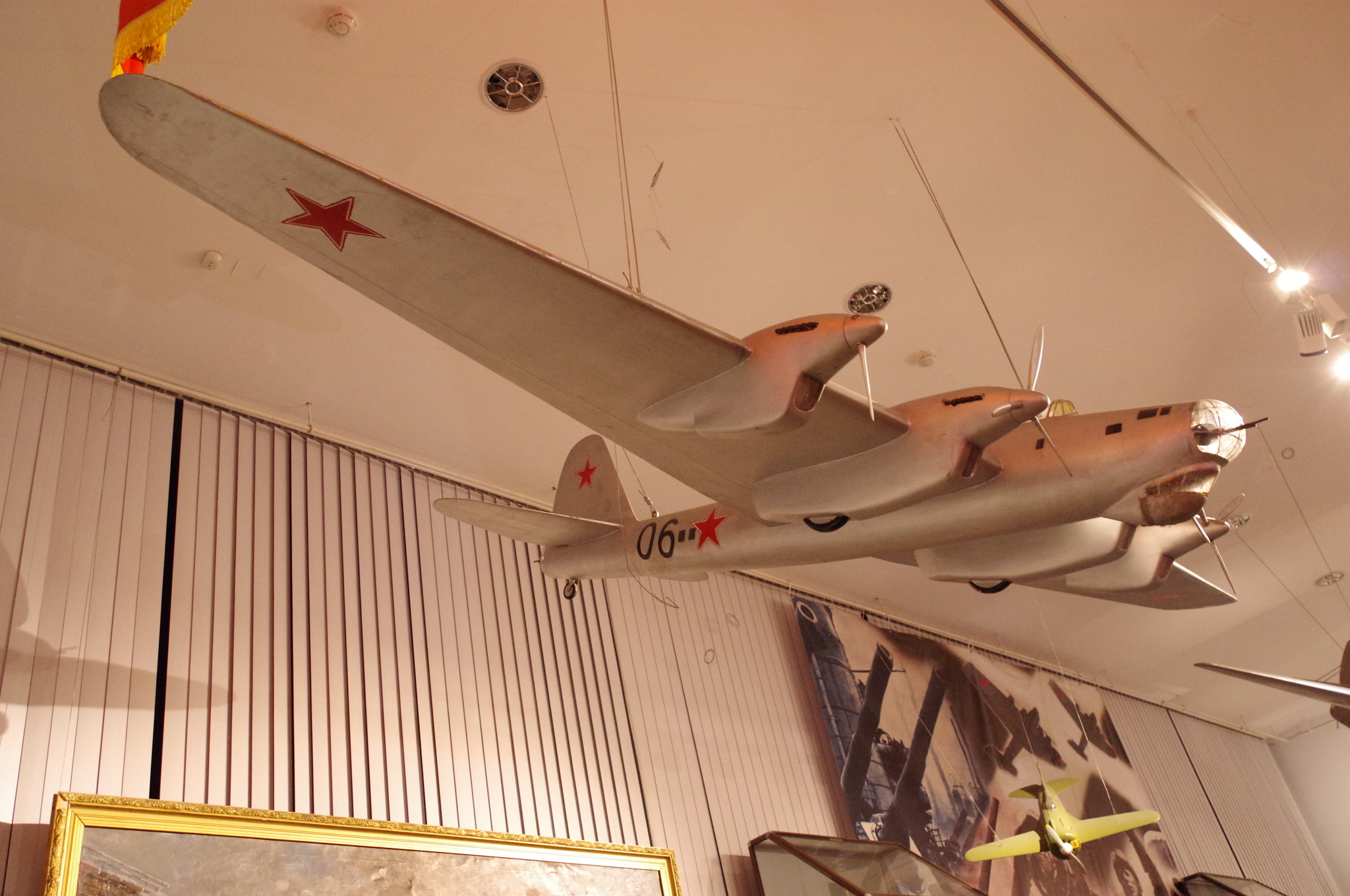 Дальний тяжёлый бомбардировщик ТБ-7 (Пе-8). Модель. Масштаб 1:10 (Центральный музей Вооружённых сил Российской Федерации)